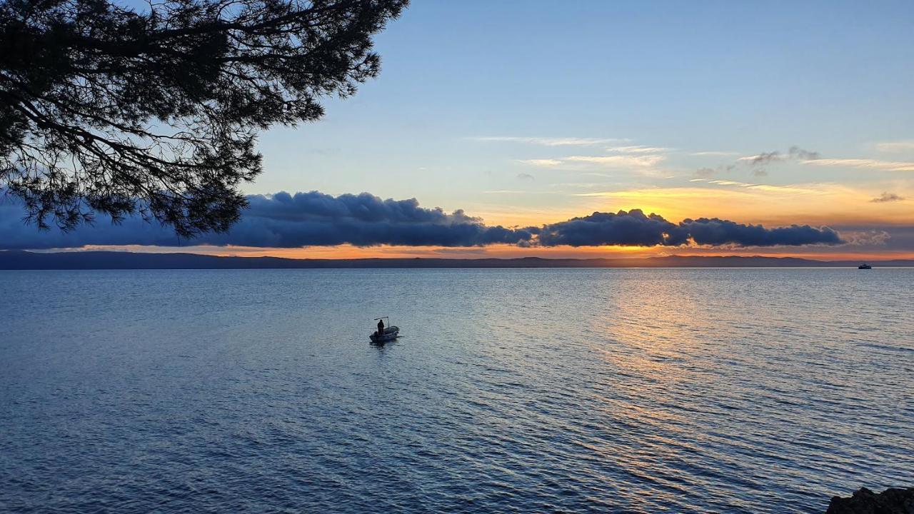 Spacious Family Apartment Near The Beach Makarska Esterno foto