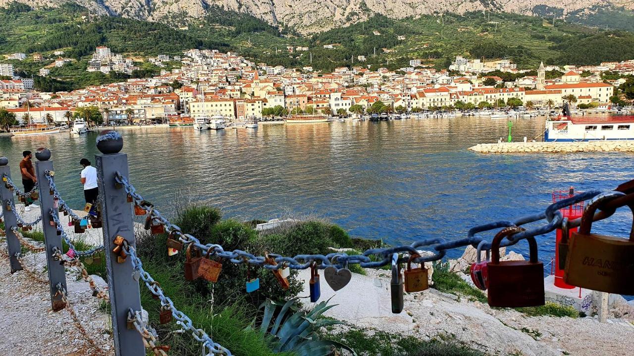 Spacious Family Apartment Near The Beach Makarska Esterno foto