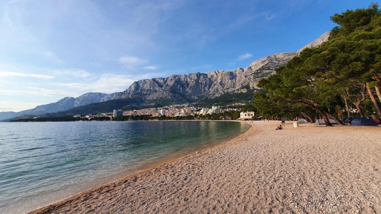 Spacious Family Apartment Near The Beach Makarska Esterno foto