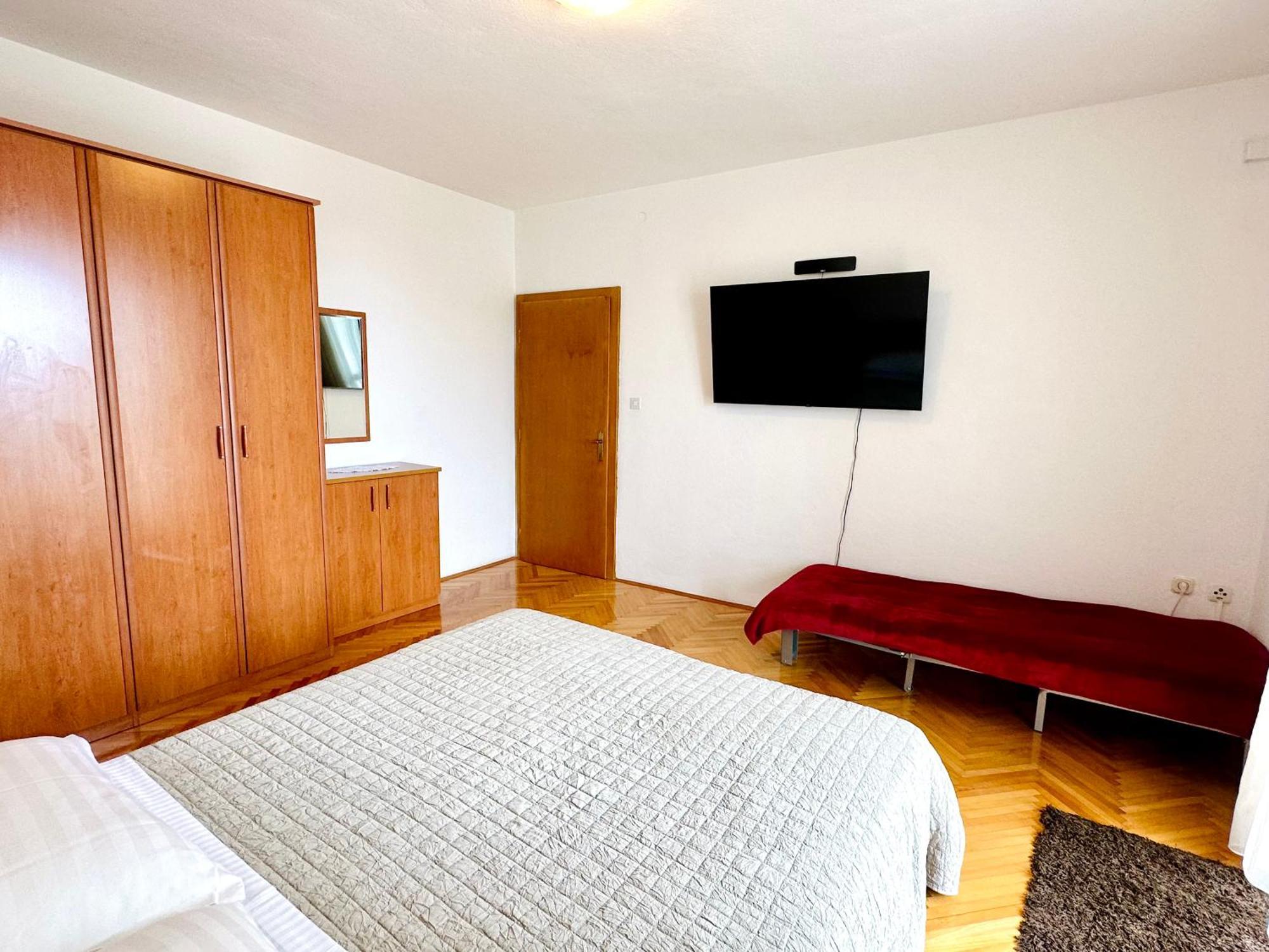 Spacious Family Apartment Near The Beach Makarska Esterno foto