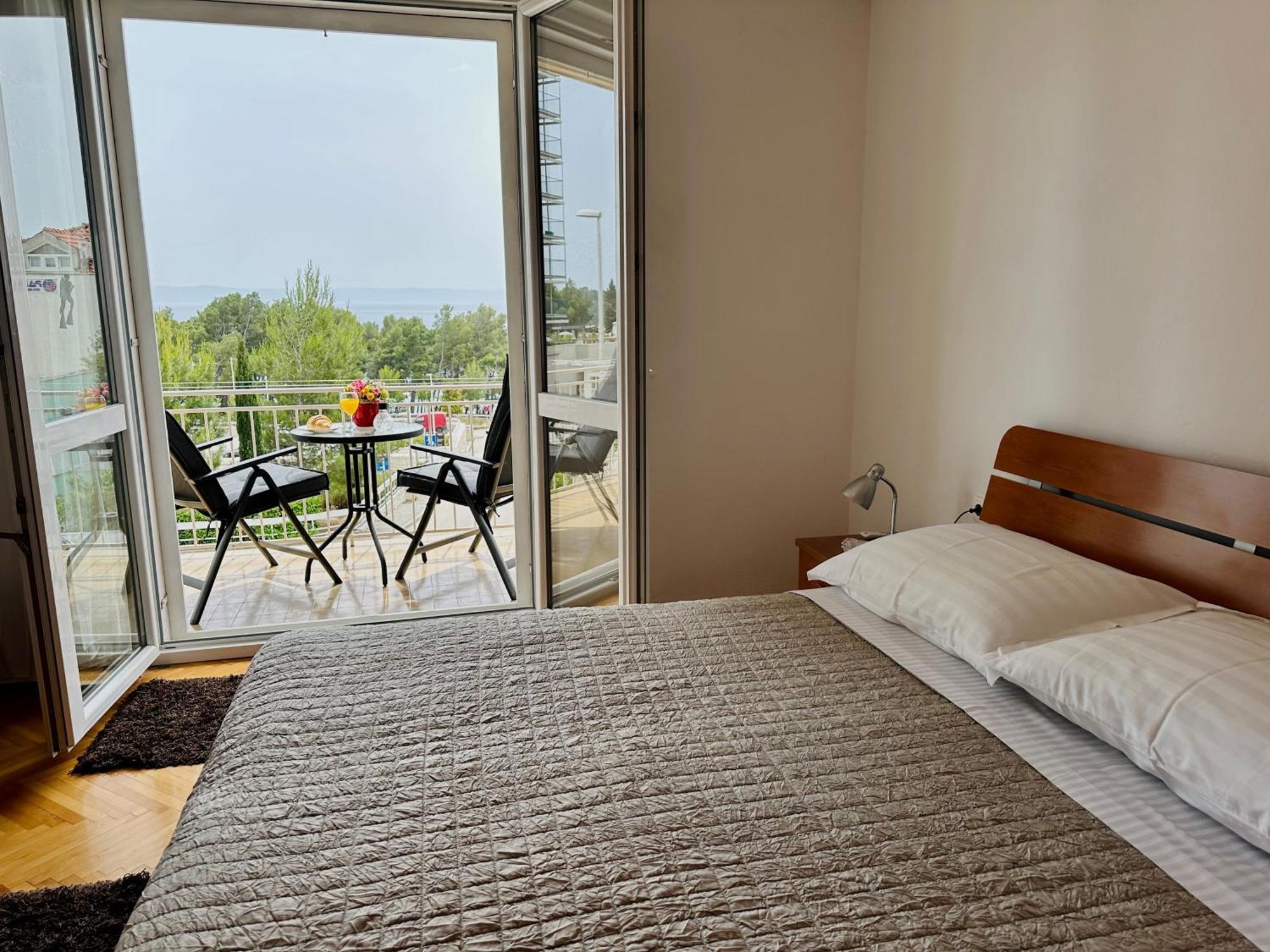 Spacious Family Apartment Near The Beach Makarska Esterno foto