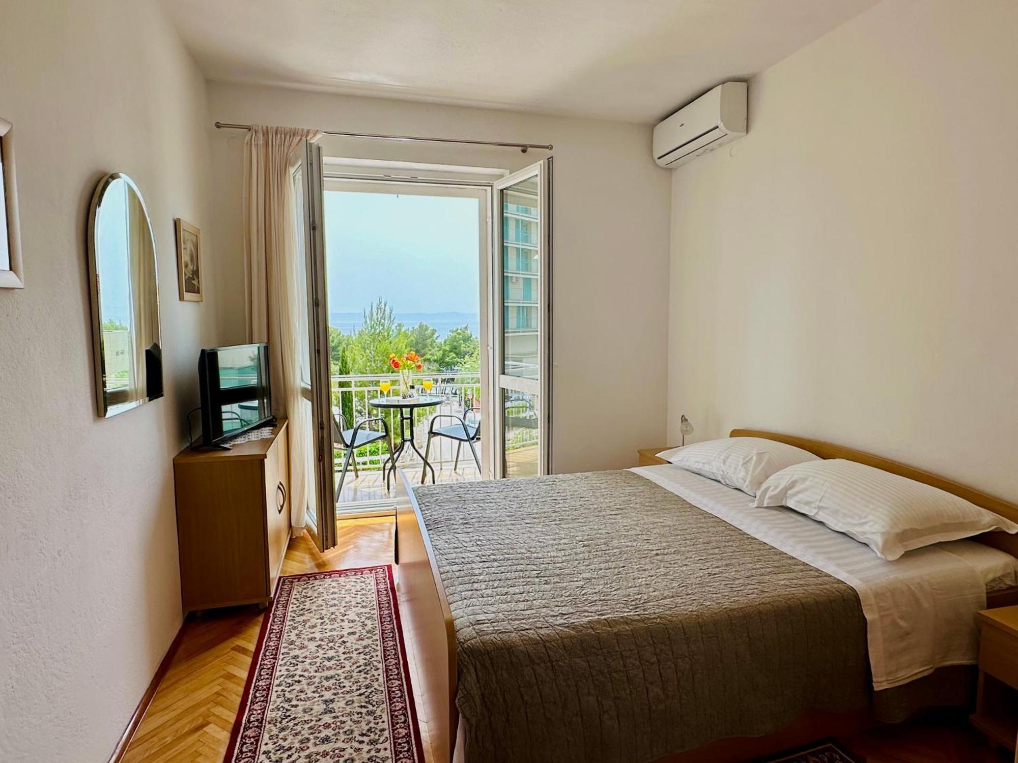 Spacious Family Apartment Near The Beach Makarska Esterno foto