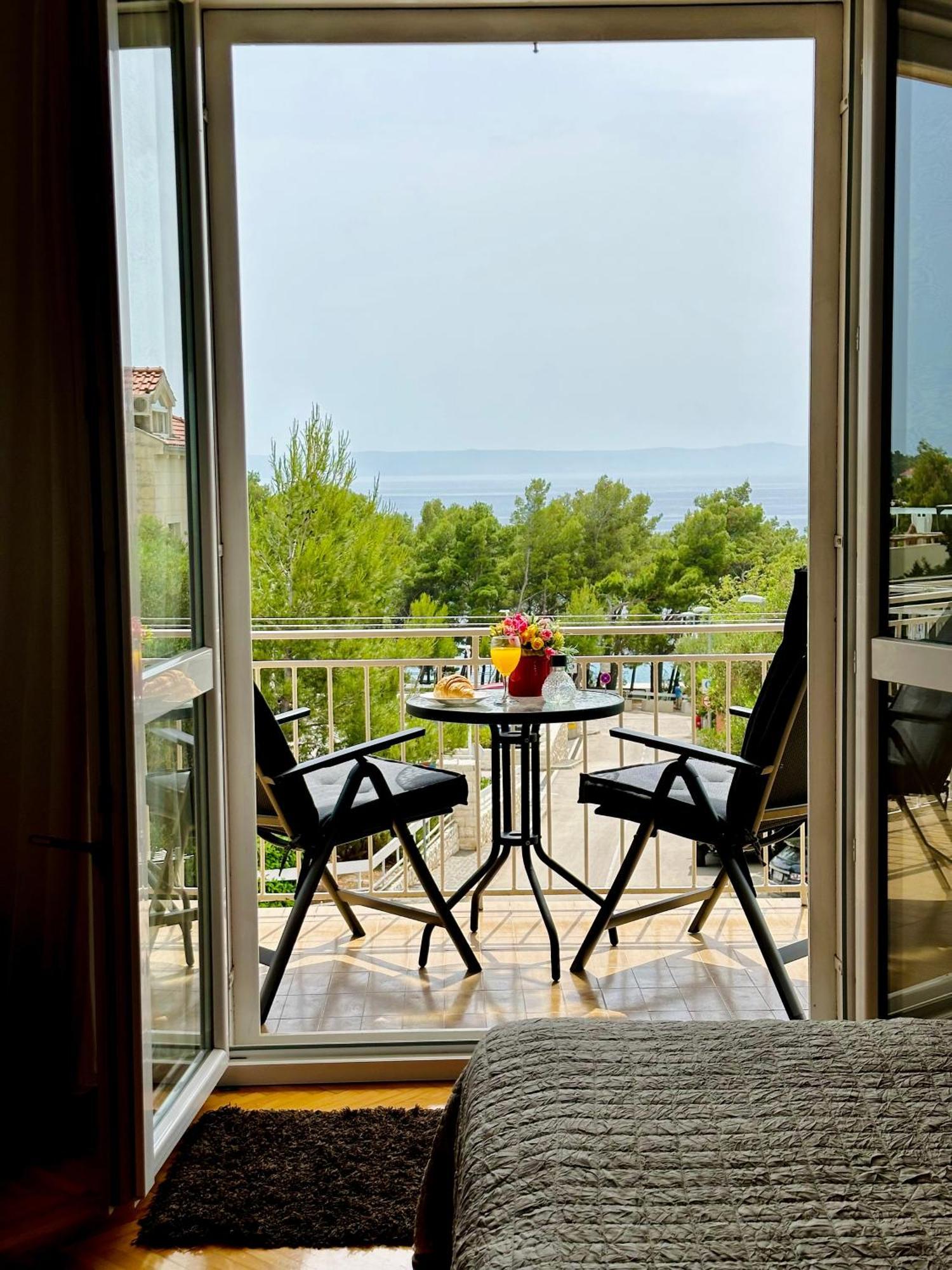 Spacious Family Apartment Near The Beach Makarska Esterno foto