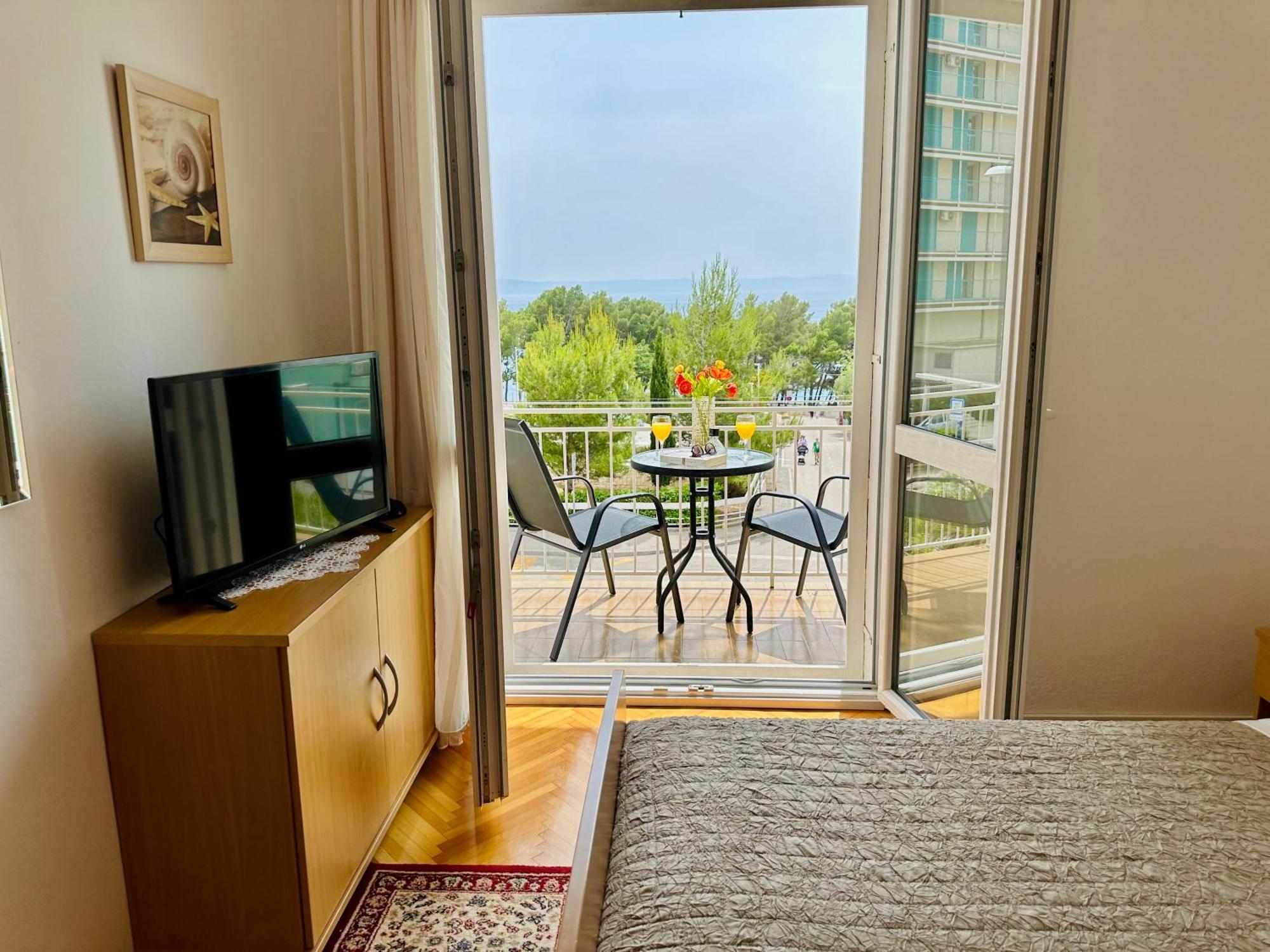 Spacious Family Apartment Near The Beach Makarska Esterno foto
