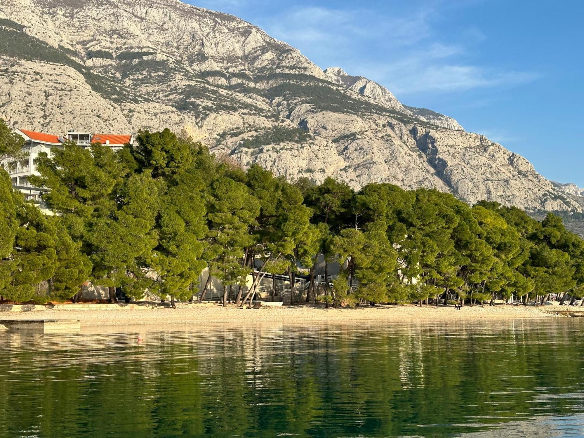 Spacious Family Apartment Near The Beach Makarska Esterno foto