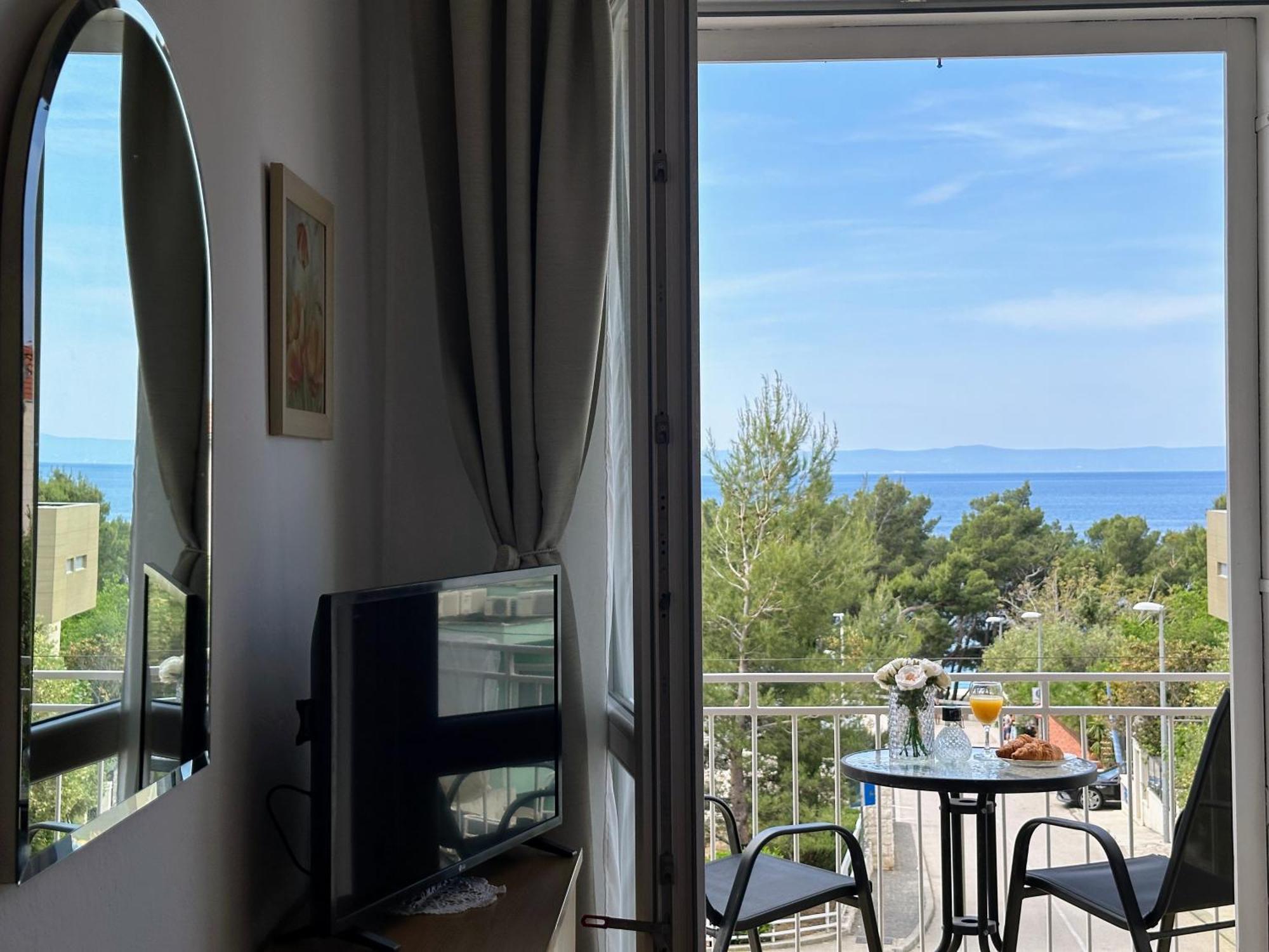 Spacious Family Apartment Near The Beach Makarska Esterno foto