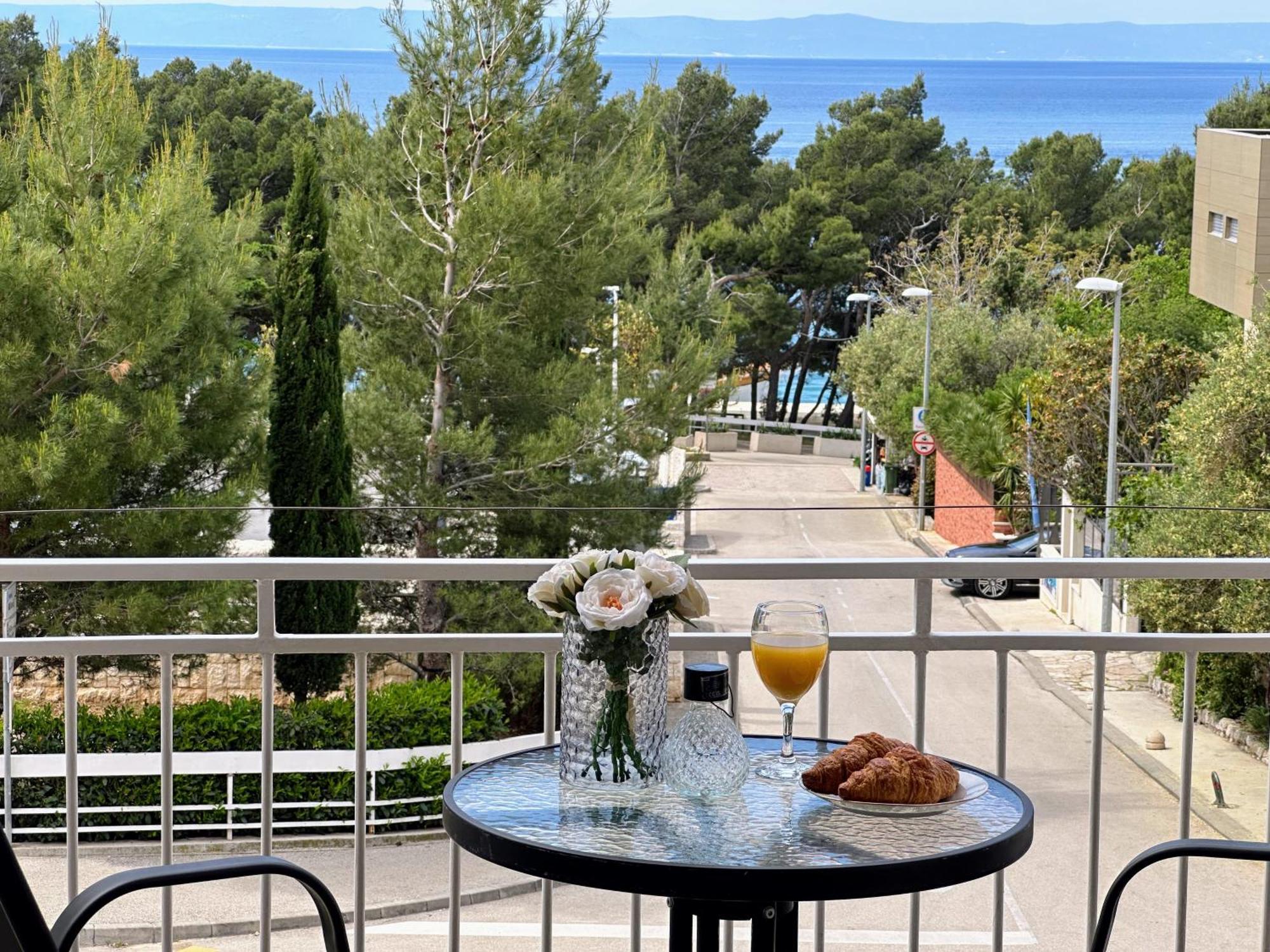 Spacious Family Apartment Near The Beach Makarska Esterno foto